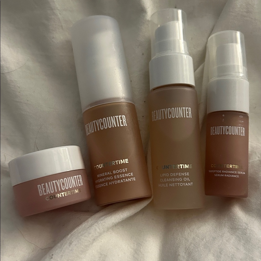 Beautycounter Countertime Travel Carryon Set